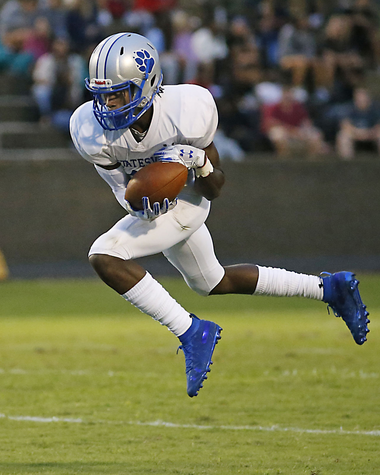 Hickory vs. statesville (11).jpg